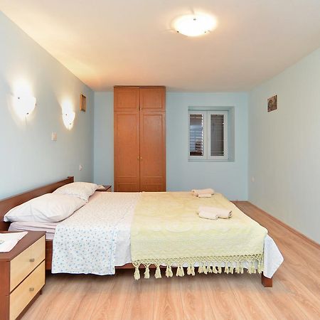 House Biserka 1736 Premantura Luaran gambar